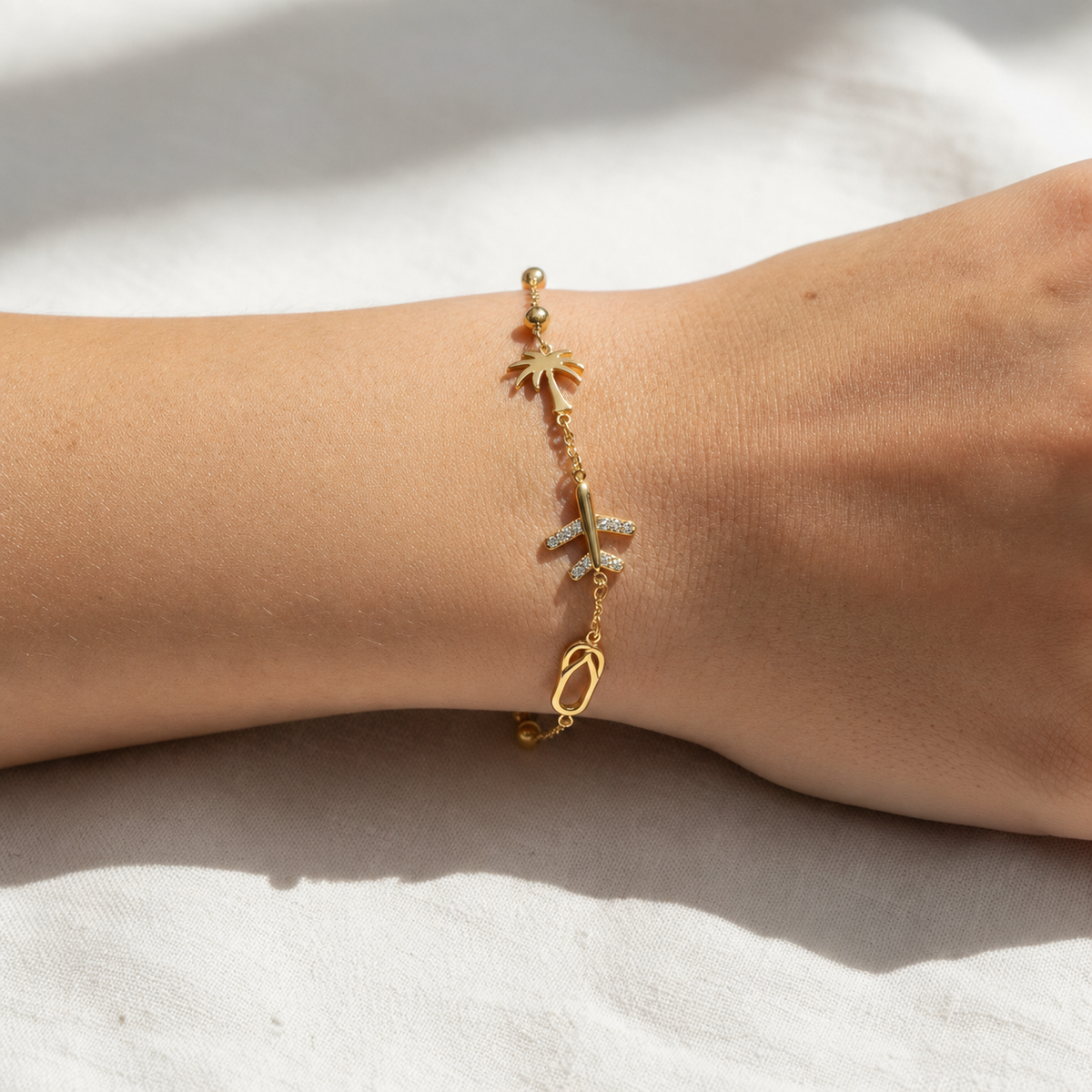 Travel Charm Pendant 18K Gold Bracelet
