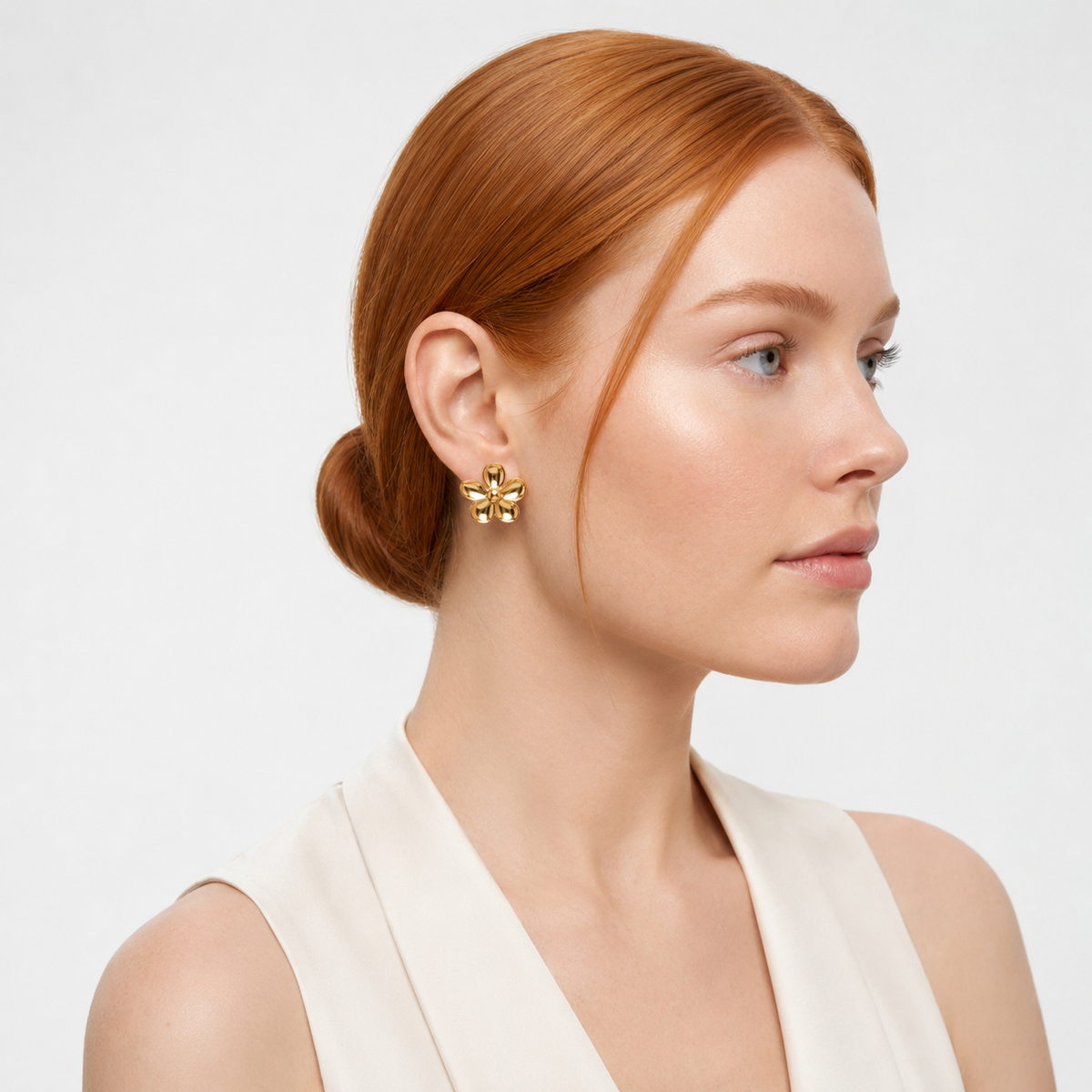 Daisy Flower 18K Gold Stud Earrings