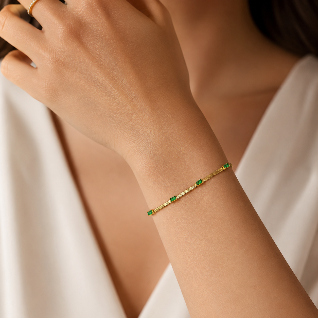 Sophisticated Green Gem 18K Gold Bracelet