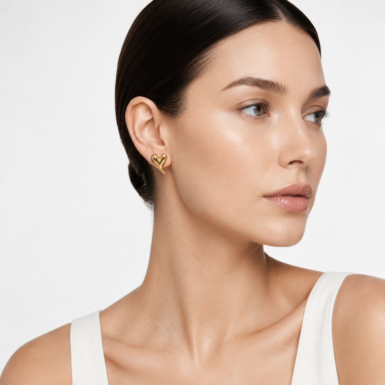 Elongated Heart 18K Gold Stud Earring