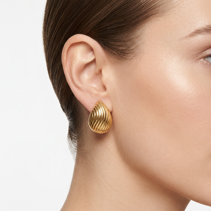 Wave Pattern Teardrop 18K Gold Stud Earrings
