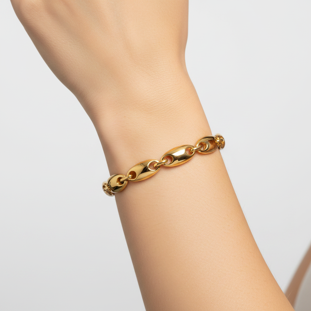Sculpted Link 18K Gold Bangle
