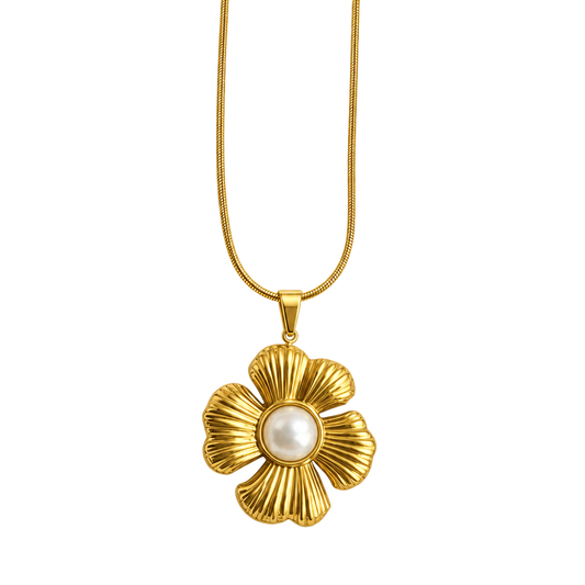 Floral Pearl Bloom Pendant 18K Gold Necklace