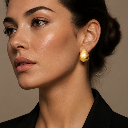 Wave Pattern Teardrop 18K Gold Stud Earrings