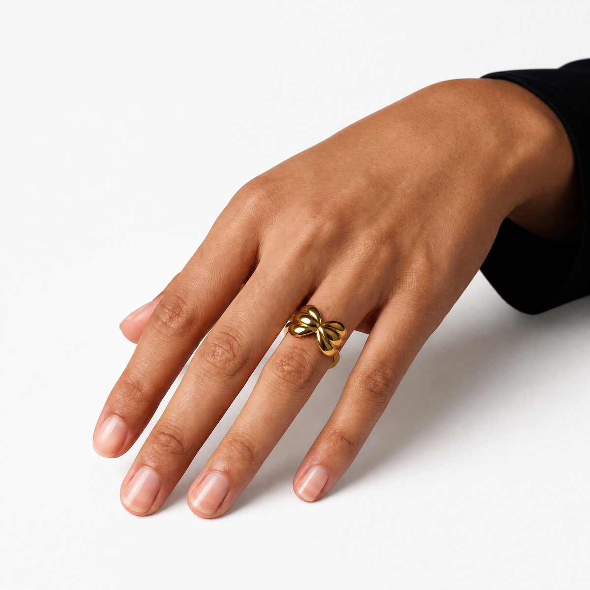 Endearing Bow 18K Gold Statement Ring