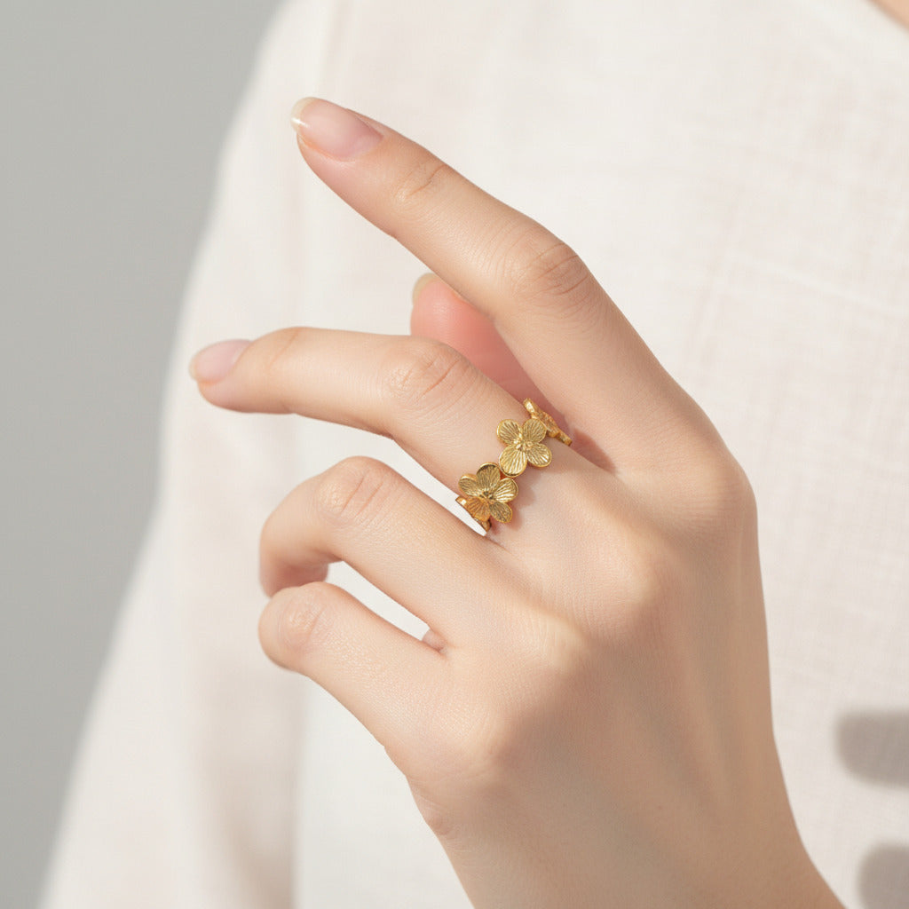 Textured Daisy Flower 18K Gold Statement Ring